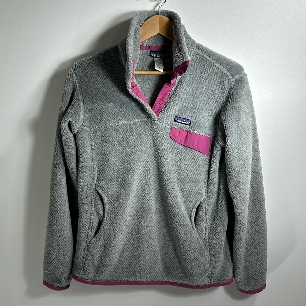 Patagonia Re-Tool snap-T fleece pullover size medium.Grey and pink